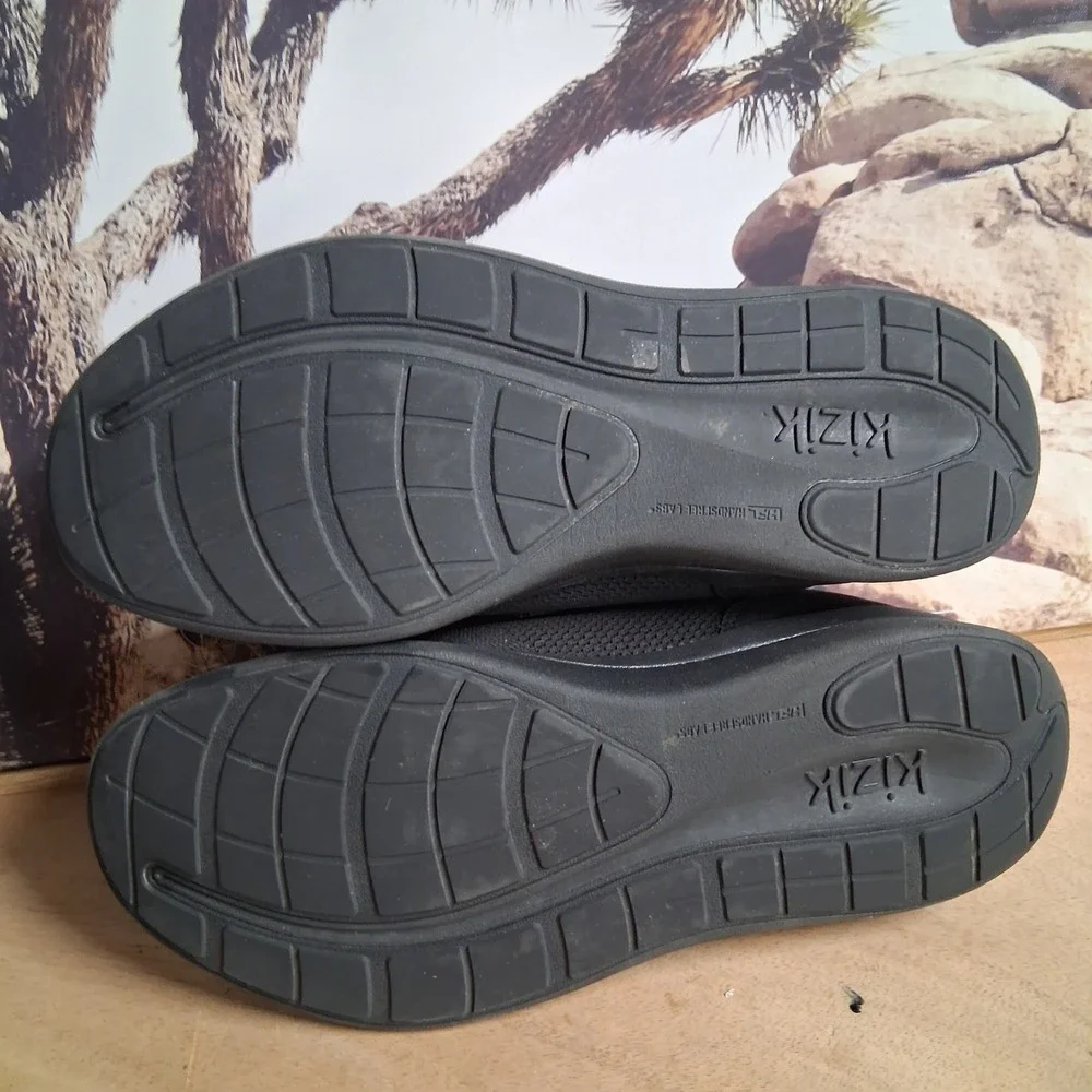 Kizik Lima Hands-Free Sneakers Mens 11 W wide Triple Black Knit Shoes Slip On